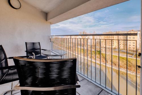 URBAN ISLAND I Riverside Apartments