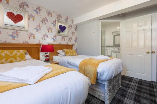 Standard Twin Room room in Adelaide Lodge - Town Centre - Opposite Winter Gardens