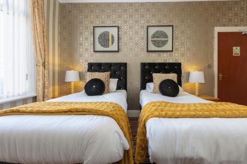 Superior Twin Room image 1