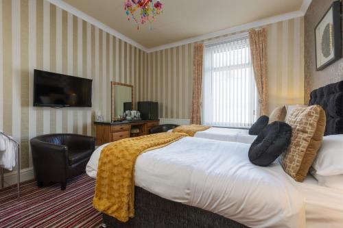 Superior Twin Room image 2