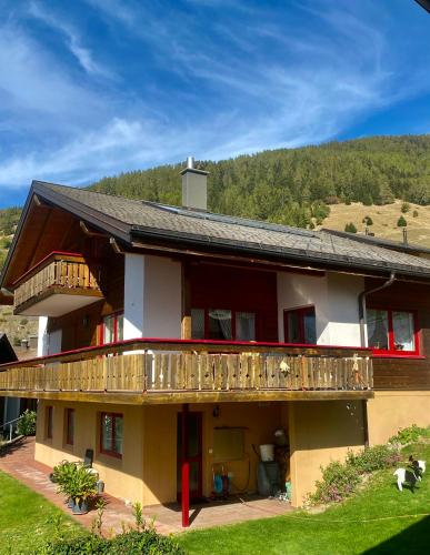 Chalet Kristall 4 1/2 Zimmer-Maisonetten-Haus