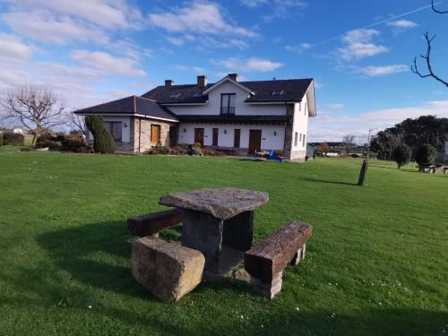  Apartamentos La Cruz de Paderne, Pension in Navia bei La Caridad