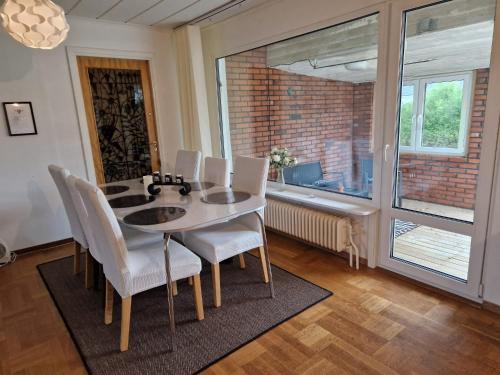 厄勒布鲁 Villa med egen parkering. Mojlighet att boka fran 1 och upp till 5 personer. 4星级 单人房 外观