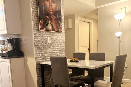 ENTIRE HOME At Cherry Hill Towers- Chic Retreat With Queen Bed and Coffee Bar in Cherry Hill, USA