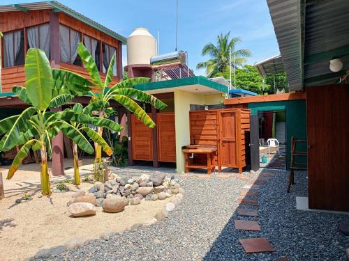 Zuhanyzó, ORidleys Hostel16 in Barra De Potosi