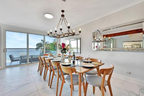 Instalaciones, Royal Retreat Peaceful Lakefront in Lake Munmorah