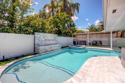 Miami life/Heated pool & Jacuzzi in Three Lakes