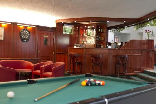 Classic Hotel - image 8