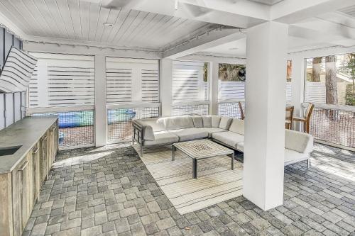 Five-Bedroom House image 9