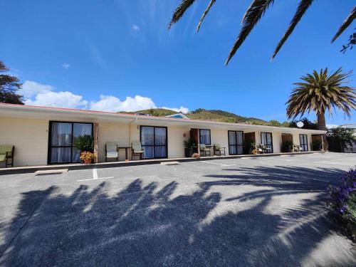 Opononi Lighthouse Motel in Omapere