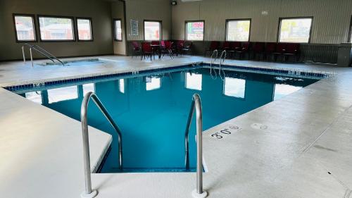 Sleep Inn & Suites Wisconsin Dells - Lake Delton - 수영장