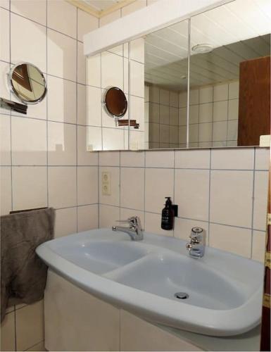 Bathroom, Wohnung mit Terrasse bei Weiden in Leuchtenberg