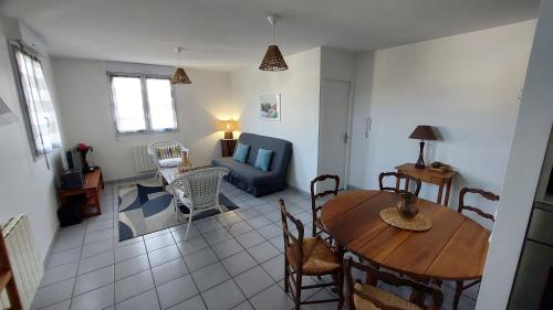 Bel appartement au calme - Location saisonnière - Sainte-Geneviève-des-Bois