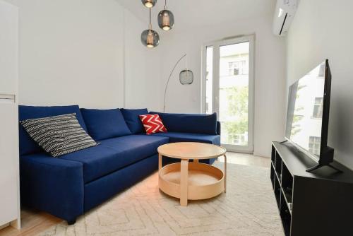 New modern apartment in city center, Bratislava (fotografie 5)