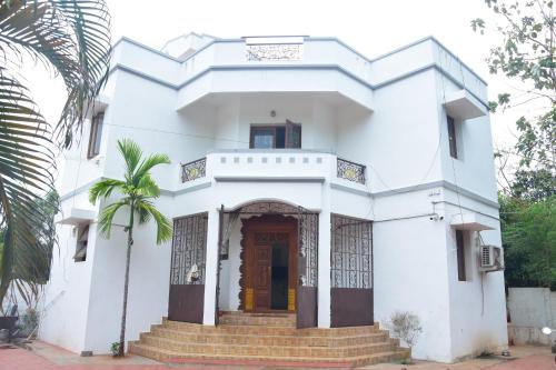 Paradise White Villa in Pondicherry