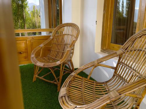 Double Room with Balcony image 4