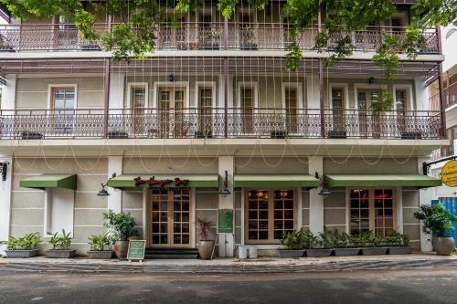 Restaurant, De Fleur Hotel in White Town / French Colony