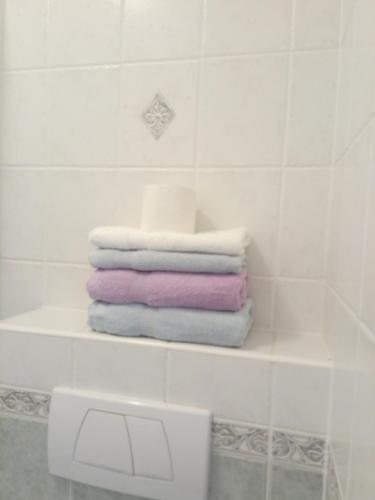 Ana Rooms