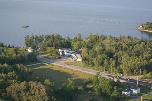 B&B Temiskaming Shores - Edgewater Motel and Campground - Bed and Breakfast Temiskaming Shores