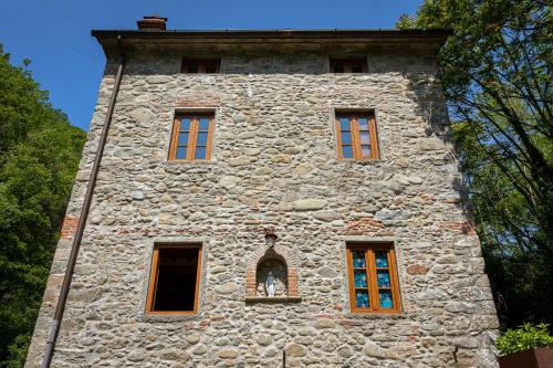  Mulino del Rossino by VacaVilla in Pescia