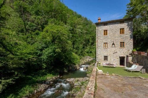  Mulino del Rossino by VacaVilla in Pescia