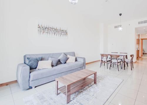 StoneTree - Spacious 1BR - Best Location for Tourist, Dubaj