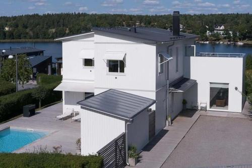 Water facing villa with pool & sauna