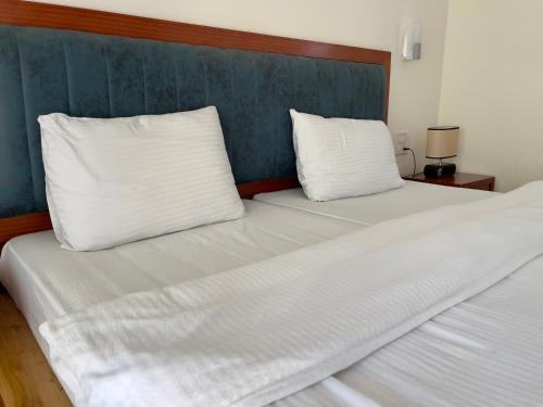 Double Room with Balcony image 1