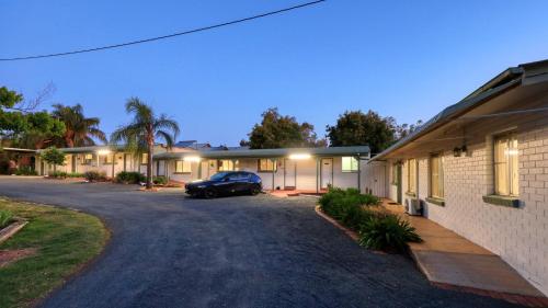 Oasis Motel in Peak Hill