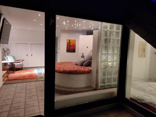 Spacious & comfortable guestrooms w private bathrooms near Koelnmesse & Lanxess Arena, free parking, highspeed WiFi, Kolonia (zdjęcie 7)