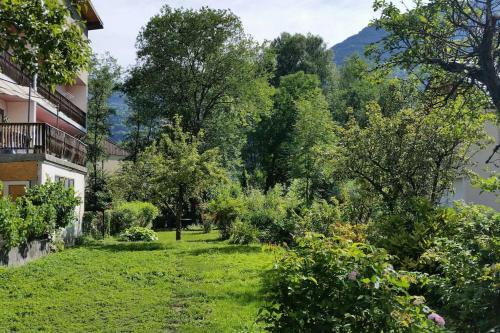 Les Iris in La Garde (Rhône-Alpes)