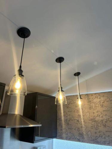 virtuve, Stunning One Bed Modern & Contemporary Chalet in Freistorpa