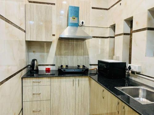 BluO 1BHK - DLF CyberCity, Balcony, Lift, Parking