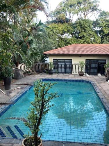 Cozy & Colorful Umhlanga Cottage, Durban