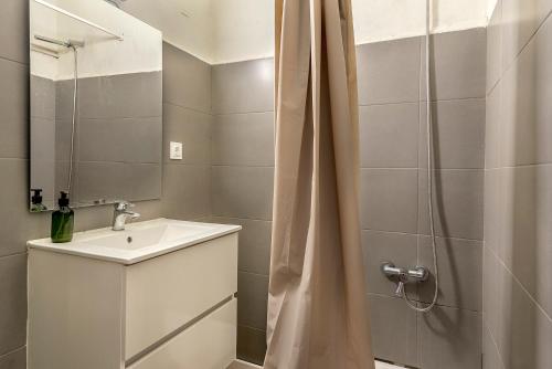 Two-Bedroom Apartment image 5