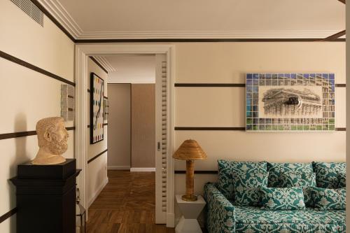 Savoy Beach Hotel - image 7