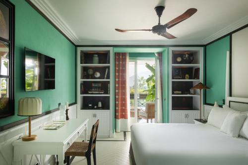 Savoy Beach Hotel - image 3