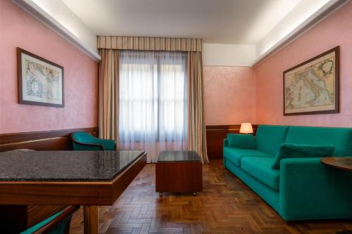 Hotel Crivi's, Милан (фото 11)