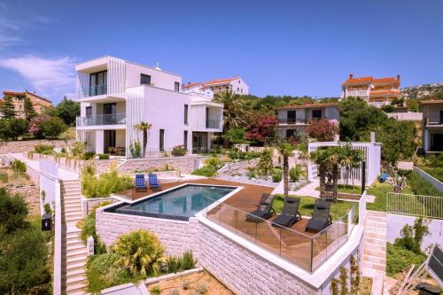 Luxury villa Mar with infinity pool in Rab