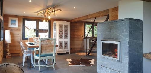 廚房, Chalet le Grenier des Crosets, Vue exceptionnelle sur les Dents du Midi in 瓦勒迪利耶