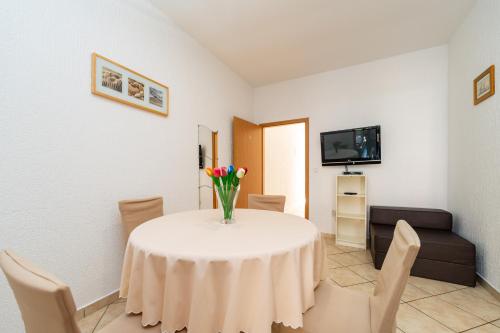  Apartments Cvetka in Novalja