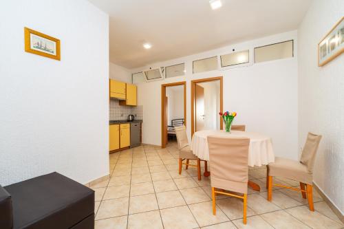  Apartments Cvetka in Novalja