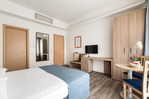 Fleming Suites - image 11