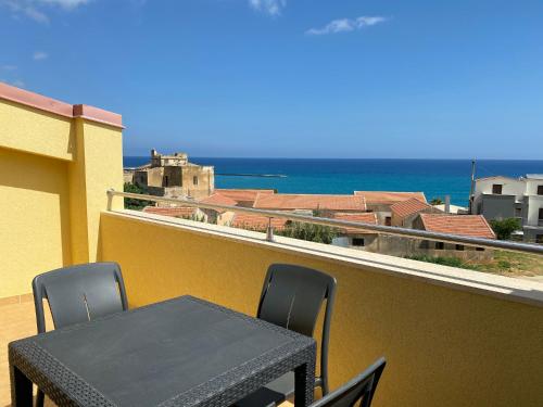 Studio with Sea View image 6