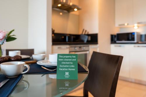 Lovely Lake View - Two Bedroom - JLT - image 14