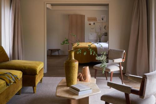 Book the Suite Suite