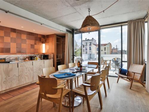 Facilities, MOB House in Saint-Ouen