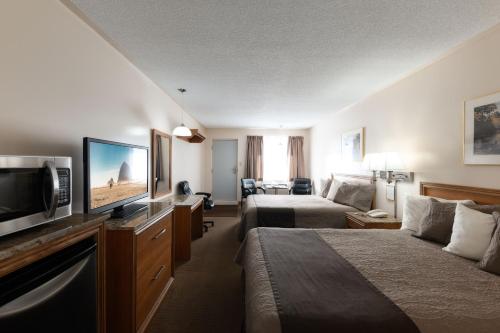 Newmarket Inn Room Type - Queen Room with Two Queen Beds