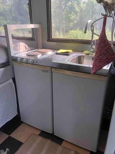 Agundaborg Lake hut with a view