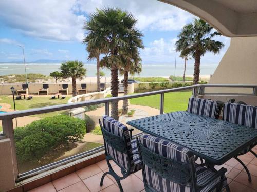 Beachfront Apartment with a View